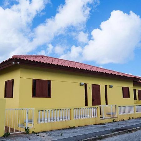 Iona'S Home: Vibrant 2Bedroom Home Near วิลเลมสตัด ภายนอก รูปภาพ