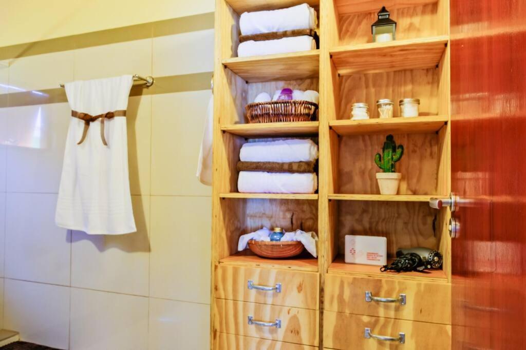 Iona'S Home: Vibrant 2Bedroom Home Near วิลเลมสตัด ภายนอก รูปภาพ